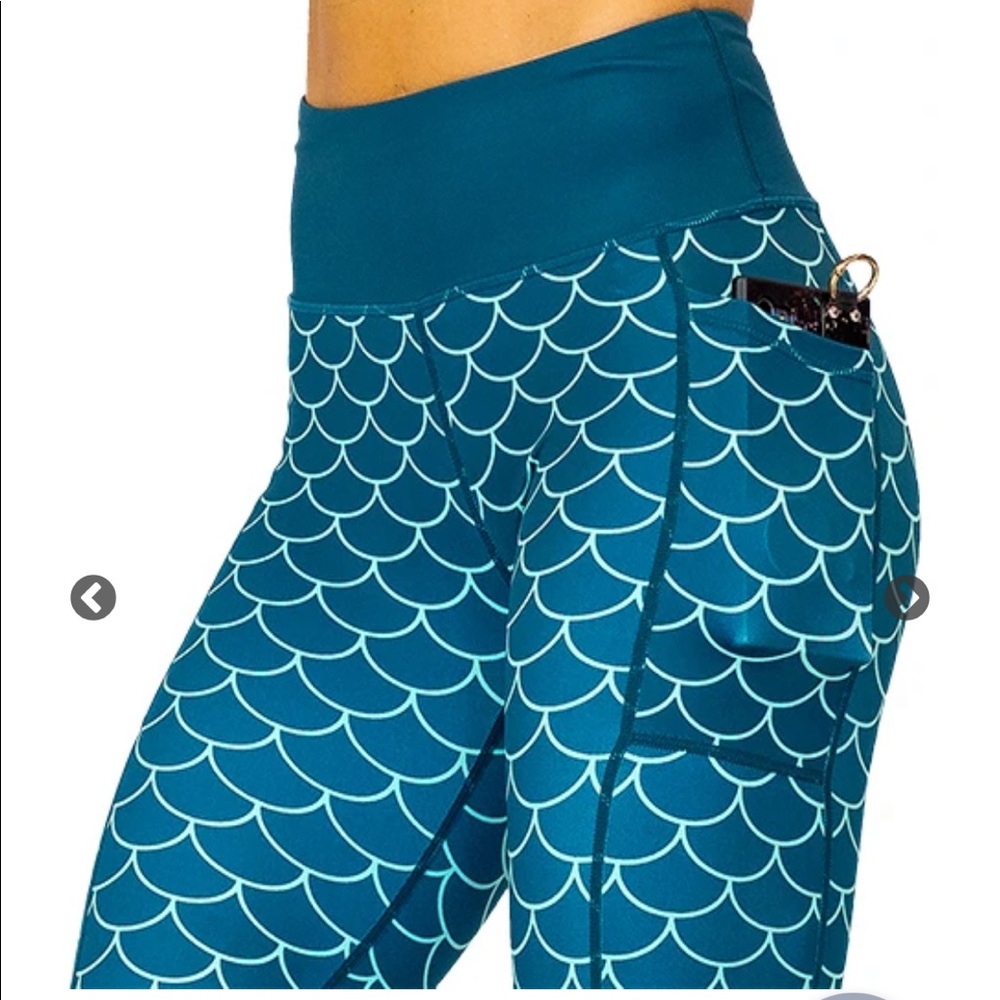 CVG Siren Capri Leggings